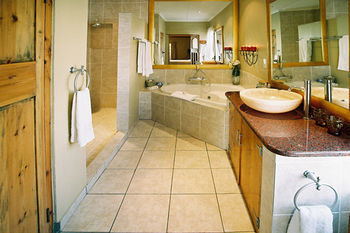 De Opstal Country Hotel